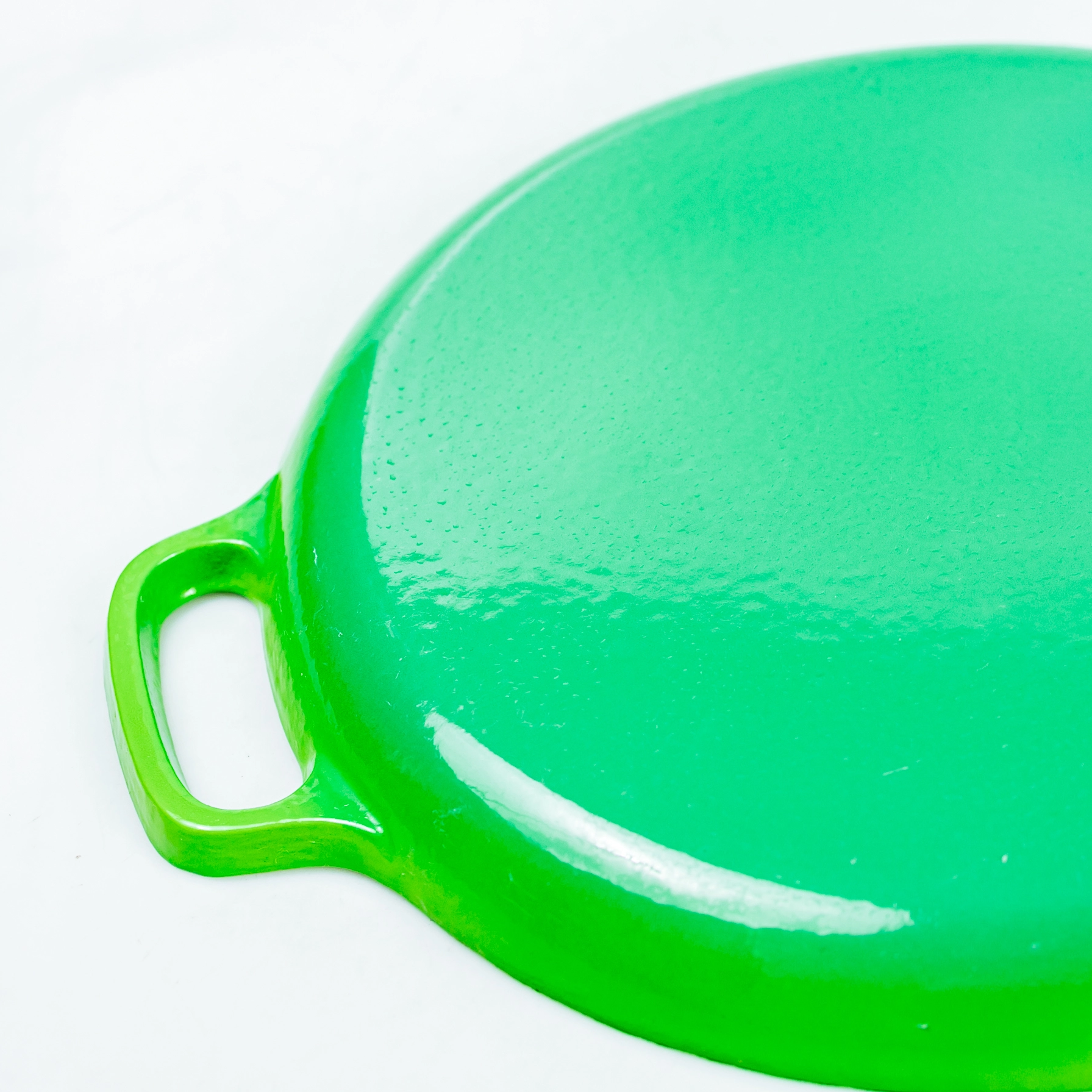 Многофункциональная чугунная сковорода с мелкой зеленой эмалью